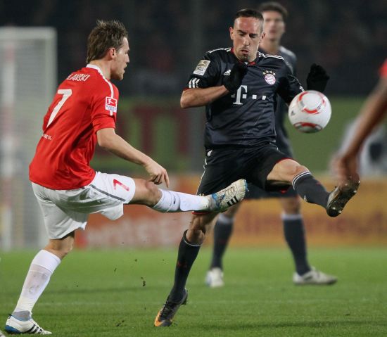 留下一脸疑 留下一脸疑